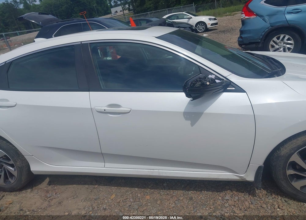 2018 HONDA CIVIC EX VIN: 19XFC2F77JE039114