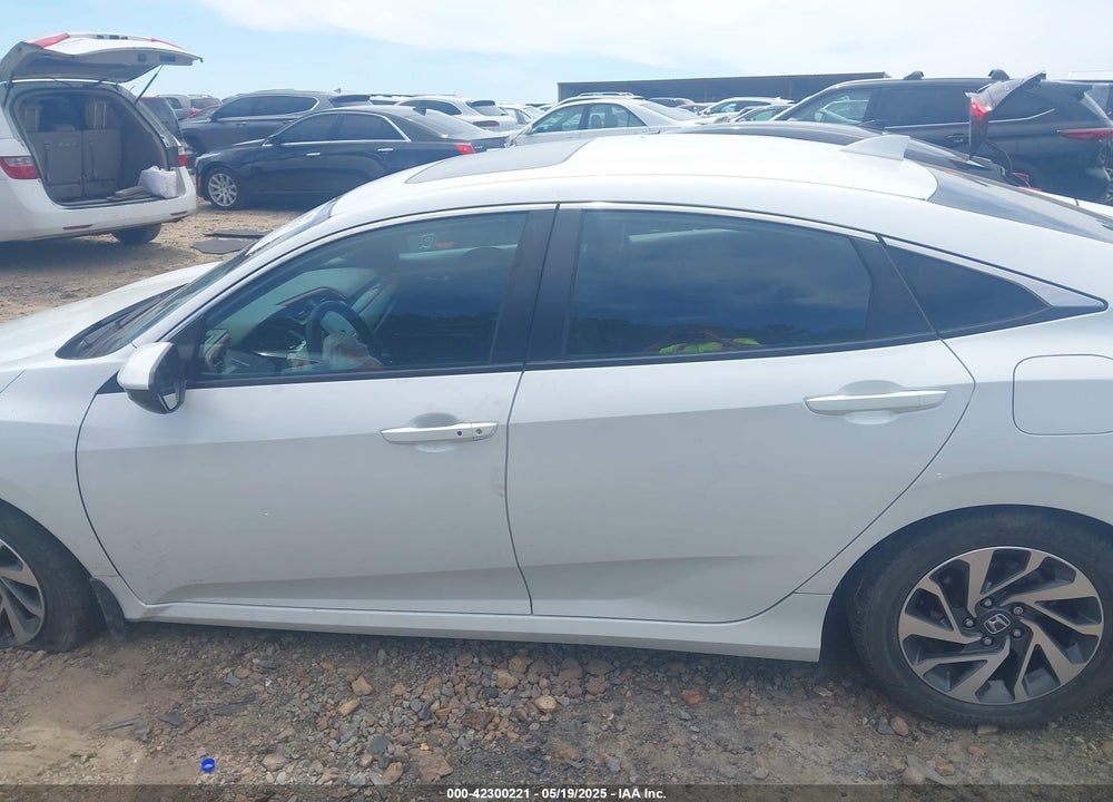 2018 HONDA CIVIC EX VIN: 19XFC2F77JE039114