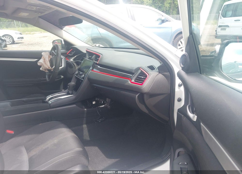 2018 HONDA CIVIC EX VIN: 19XFC2F77JE039114