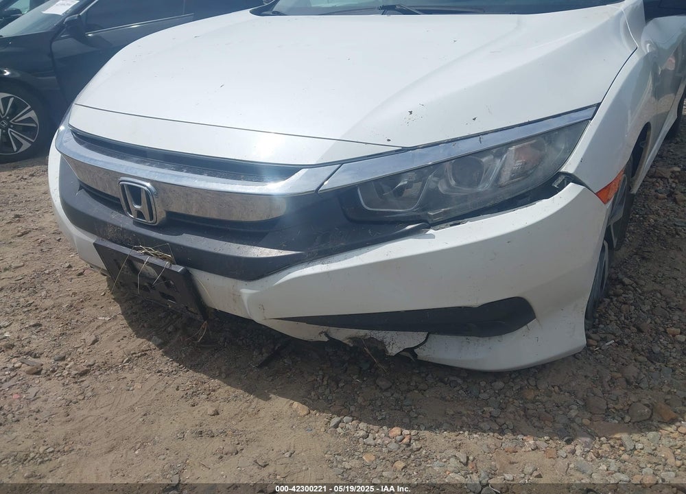 2018 HONDA CIVIC EX VIN: 19XFC2F77JE039114
