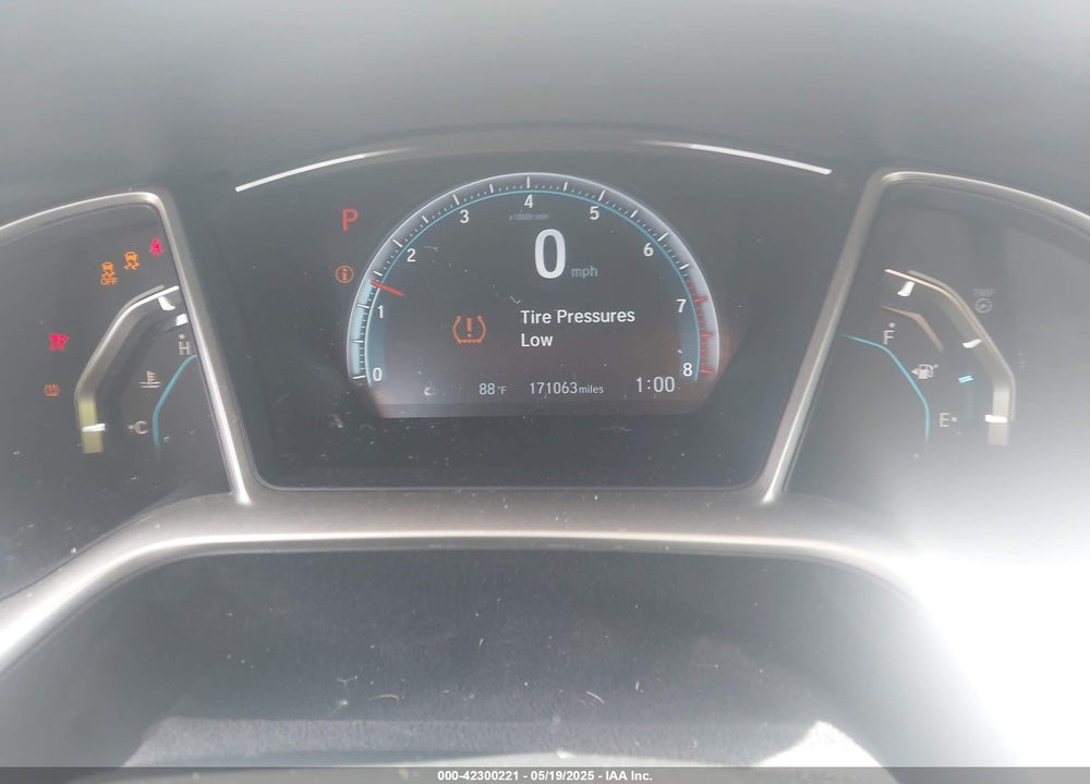 2018 HONDA CIVIC EX VIN: 19XFC2F77JE039114