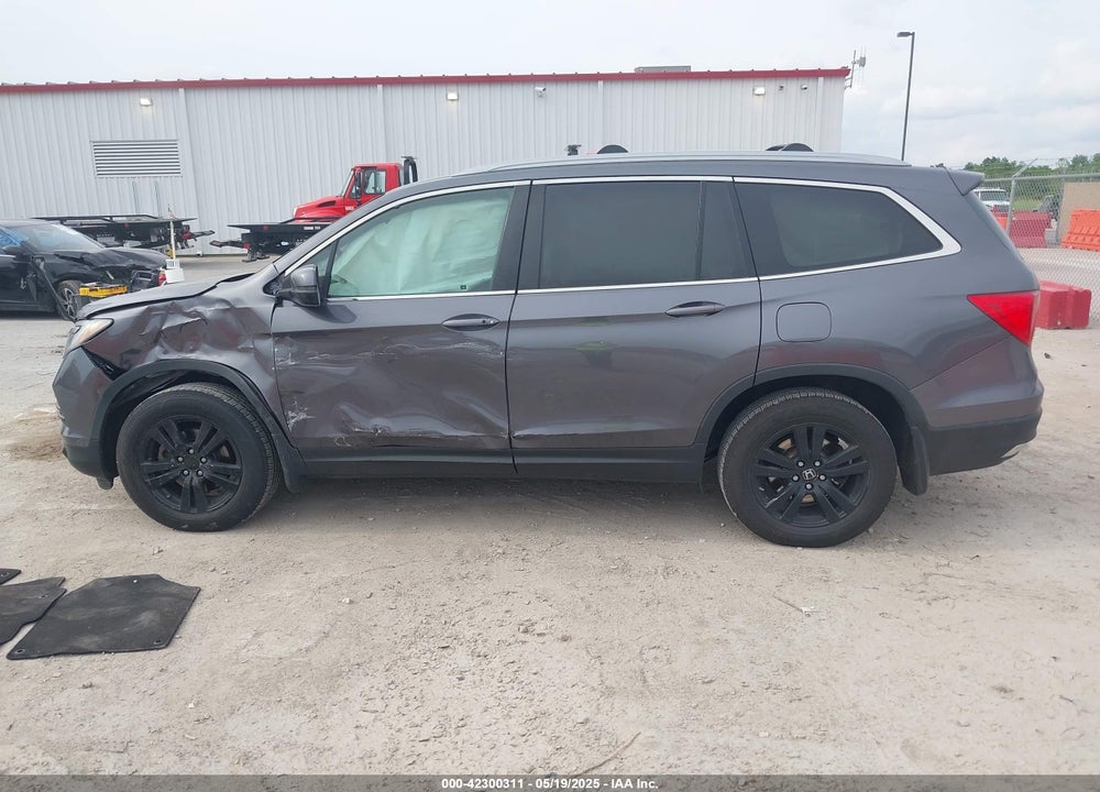 2017 HONDA PILOT VIN: 5FNYF6H53HB038128