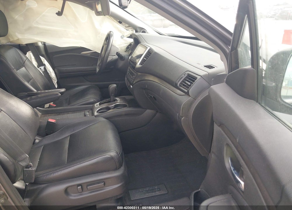2017 HONDA PILOT VIN: 5FNYF6H53HB038128