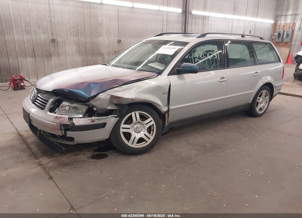2001 VOLKSWAGEN PASSAT GLX VIN: WVWLH63BX1E033291