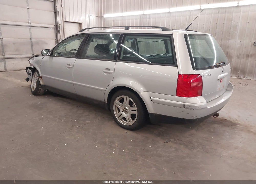 2001 VOLKSWAGEN PASSAT GLX VIN: WVWLH63BX1E033291