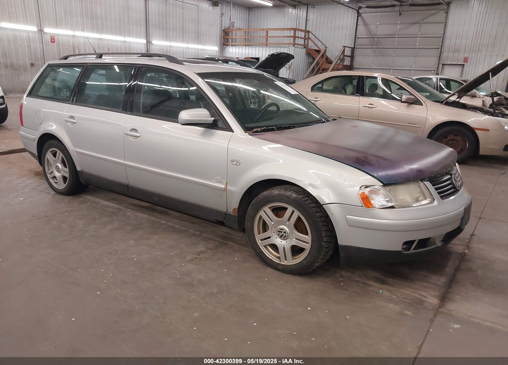 2001 VOLKSWAGEN PASSAT GLX VIN: WVWLH63BX1E033291
