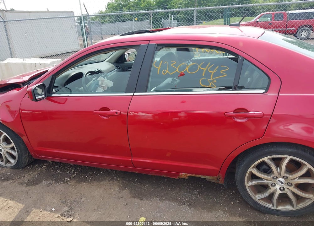 2011 FORD FUSION VIN: 3FAHP0JG9BR272937