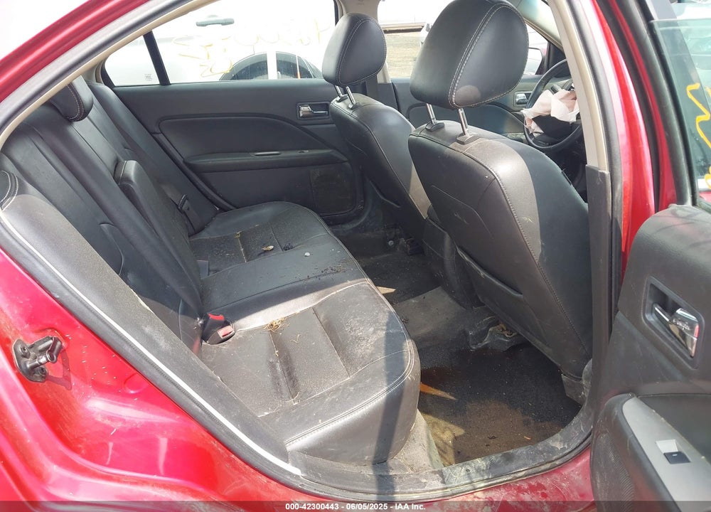 2011 FORD FUSION VIN: 3FAHP0JG9BR272937