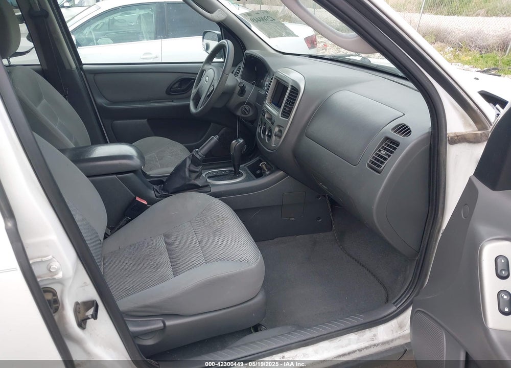 2005 FORD ESCAPE XLT VIN: 1FMCU93165KA94970