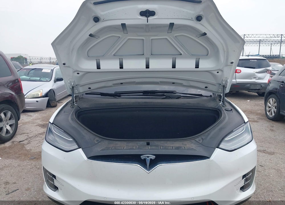 2020 TESLA MODEL X VIN: 5YJXCBE26LF304404
