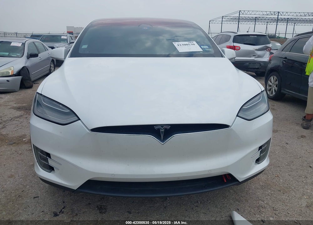 2020 TESLA MODEL X VIN: 5YJXCBE26LF304404