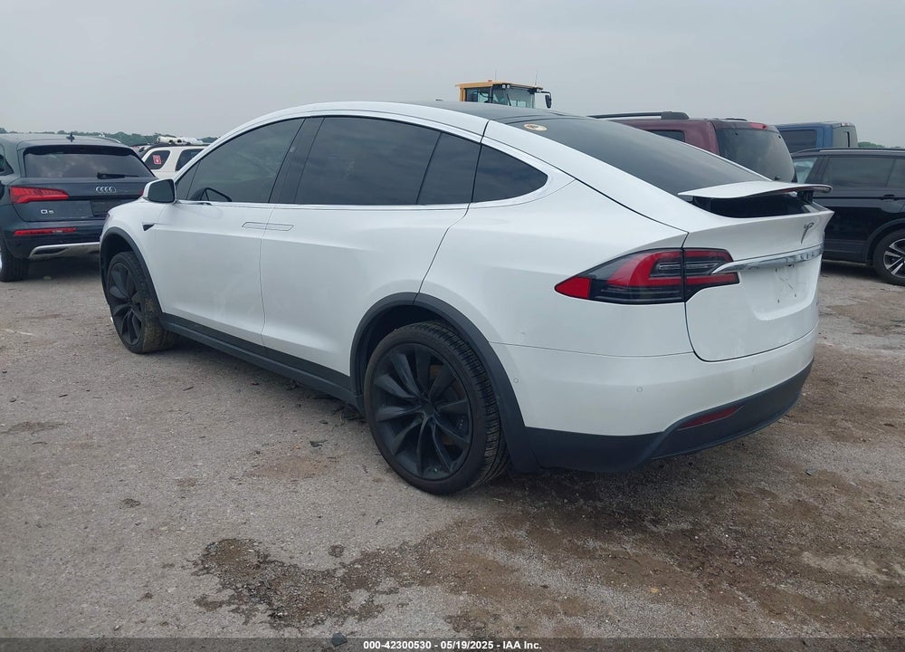 2020 TESLA MODEL X VIN: 5YJXCBE26LF304404