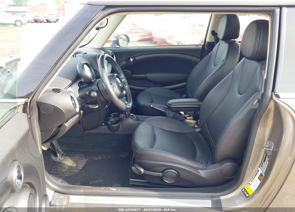 2013 MINI HARDTOP VIN: WMWSU3C5XDT685745