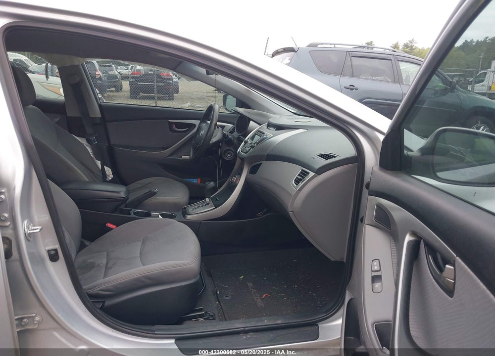 2013 HYUNDAI ELANTRA VIN: 5NPDH4AE3DH321793