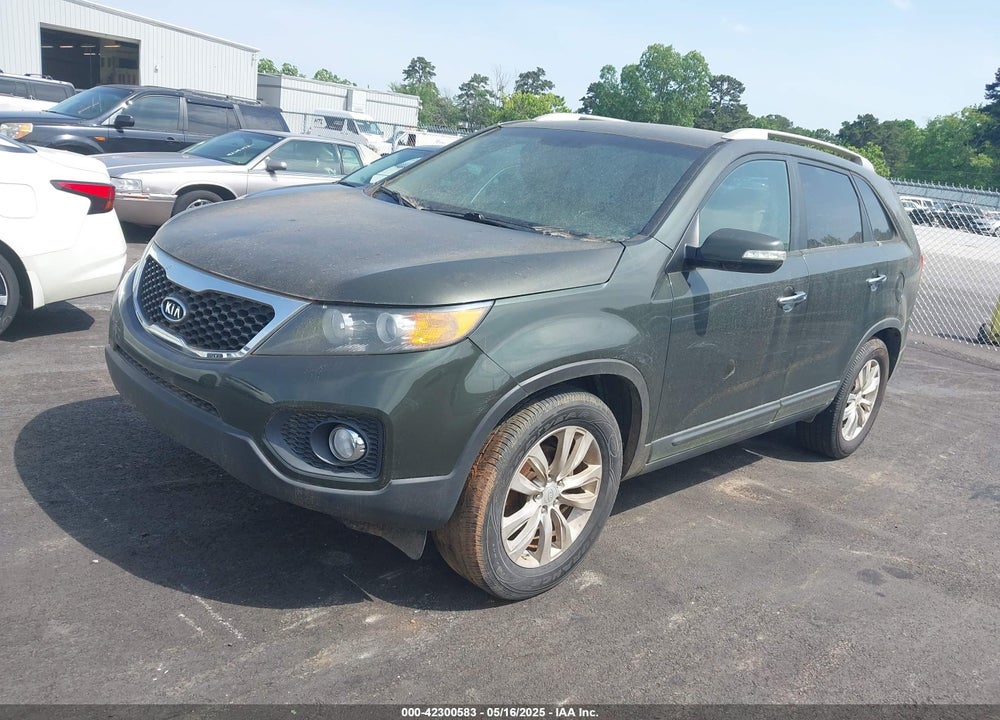 2011 KIA SORENTO VIN: 5XYKT4A22BG142113