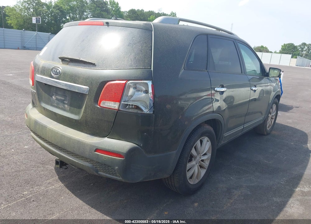 2011 KIA SORENTO VIN: 5XYKT4A22BG142113