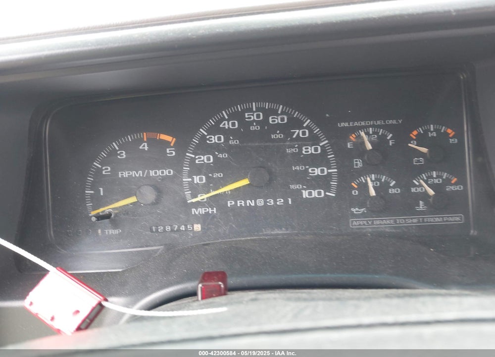 1995 CHEVROLET SUBURBAN C1500 VIN: 1GNEC16K3SJ381424
