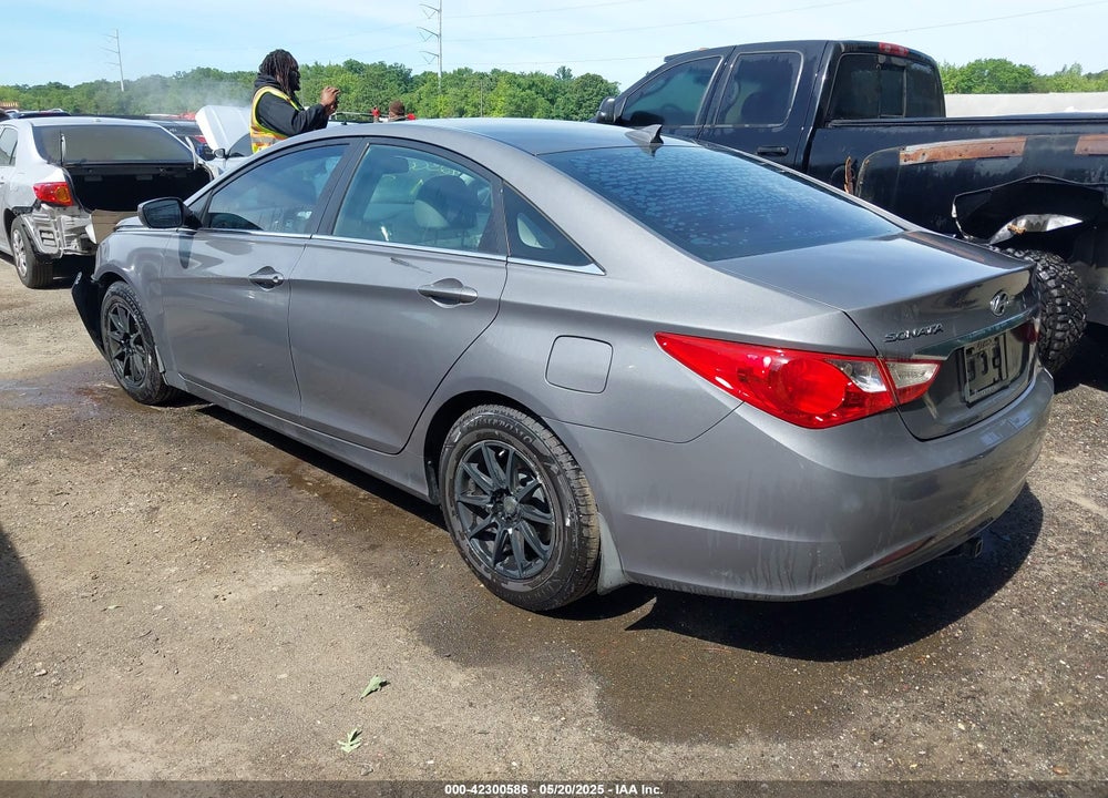 2013 HYUNDAI SONATA VIN: 5NPEB4AC3DH758469