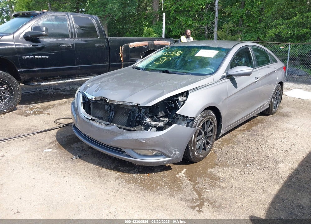 2013 HYUNDAI SONATA VIN: 5NPEB4AC3DH758469