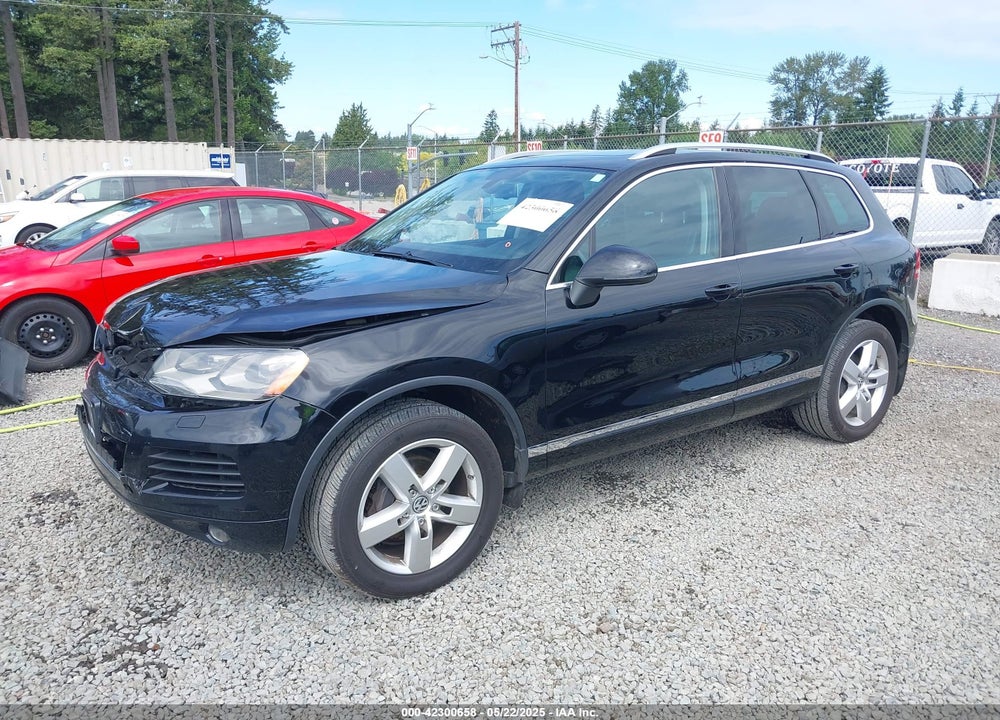 2013 VOLKSWAGEN TOUAREG TDI LUX VIN: WVGEP9BP1DD007923