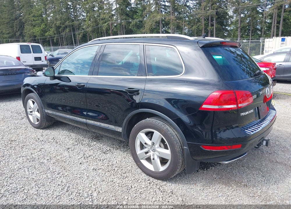 2013 VOLKSWAGEN TOUAREG TDI LUX VIN: WVGEP9BP1DD007923
