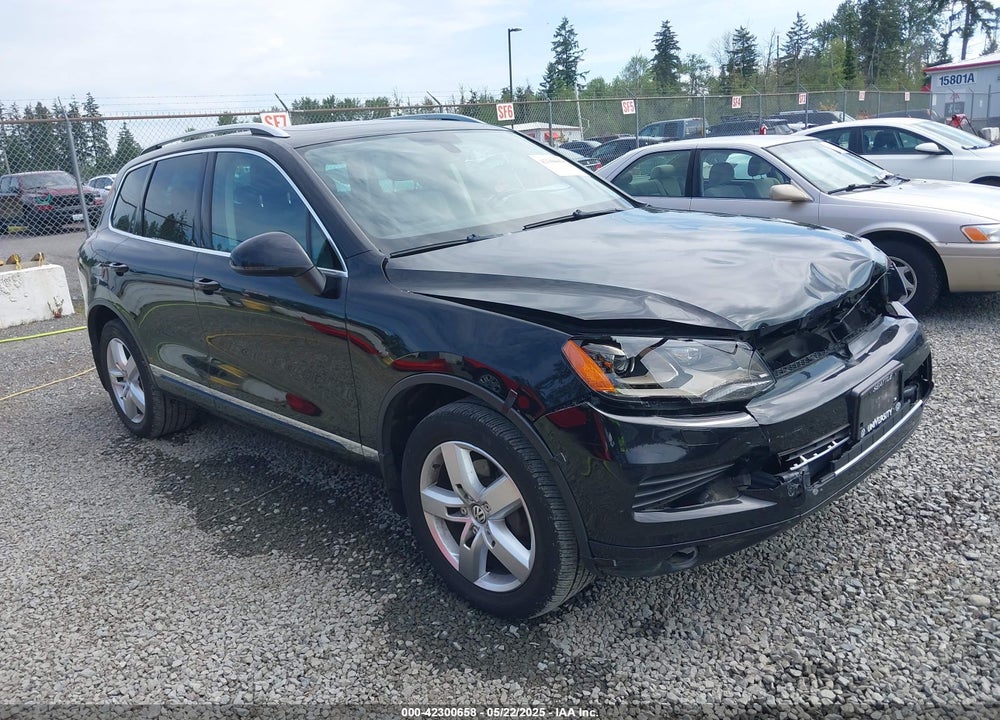 2013 VOLKSWAGEN TOUAREG TDI LUX VIN: WVGEP9BP1DD007923