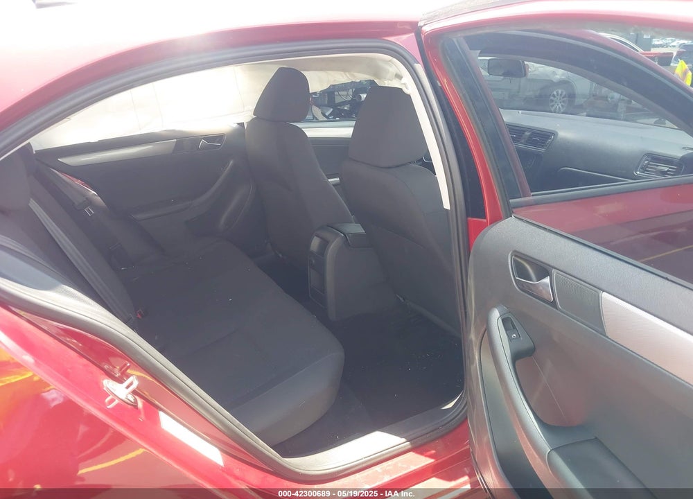 2016 VOLKSWAGEN JETTA VIN: 3VWD67AJ9GM318445