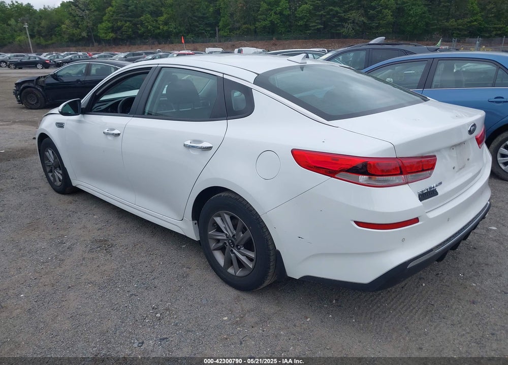 2020 KIA OPTIMA VIN: 5XXGT4L32LG450805