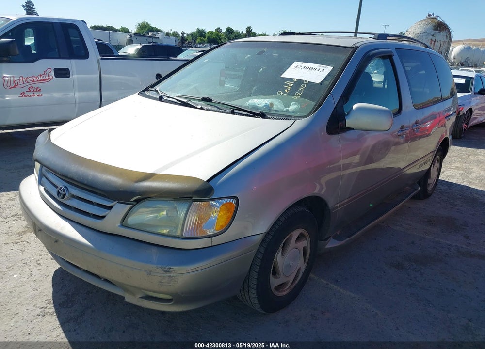 2002 TOYOTA SIENNA XLE VIN: 4T3ZF13C12U432578