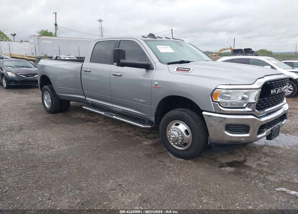 2022 RAM 3500 BIG HORN  4X4 8' BOX VIN: 3C63RRHL2NG302972