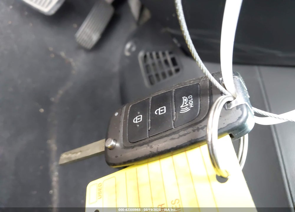 2021 HYUNDAI VENUE VIN: KMHRC8A37MU081076