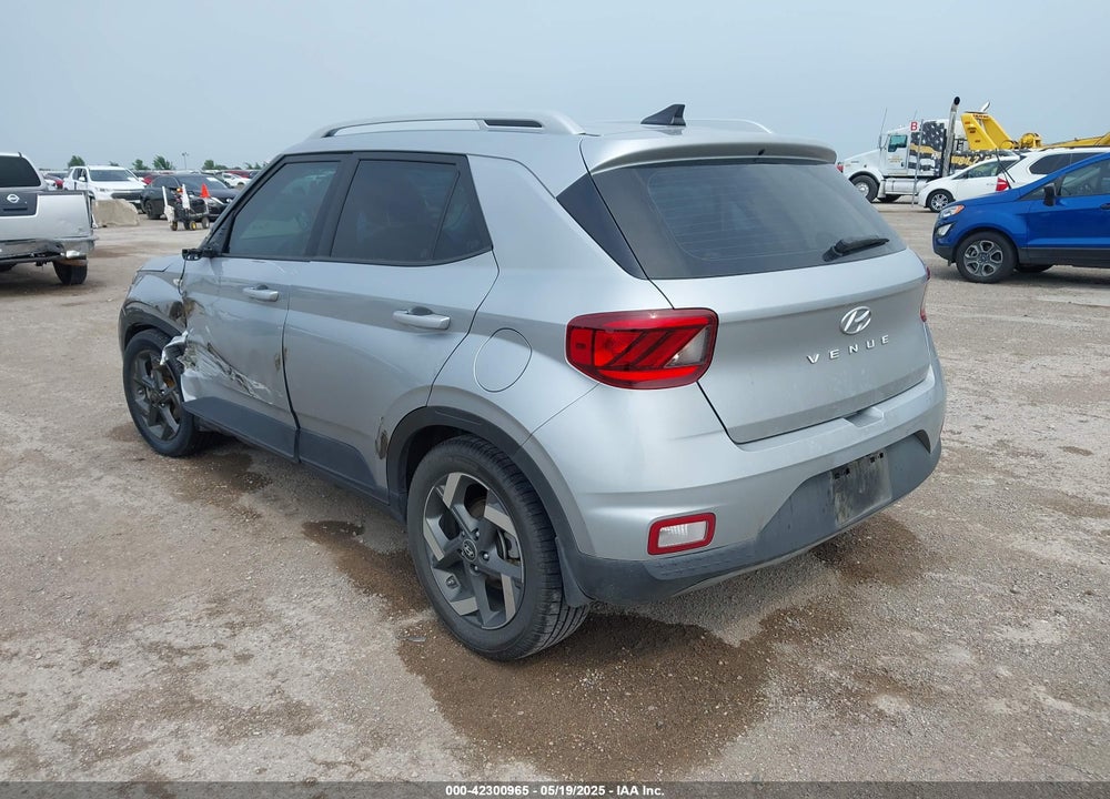 2021 HYUNDAI VENUE VIN: KMHRC8A37MU081076