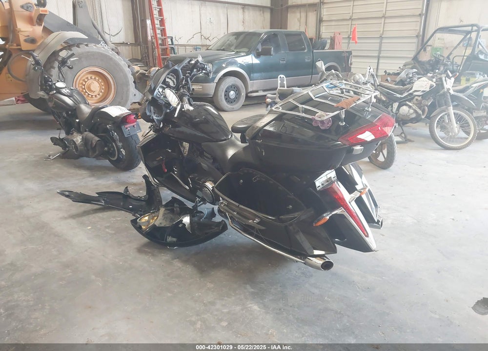 2015 VICTORY MOTORCYCLES CROSS COUNTRY TOUR VIN: 5VPTW36N6F3045954