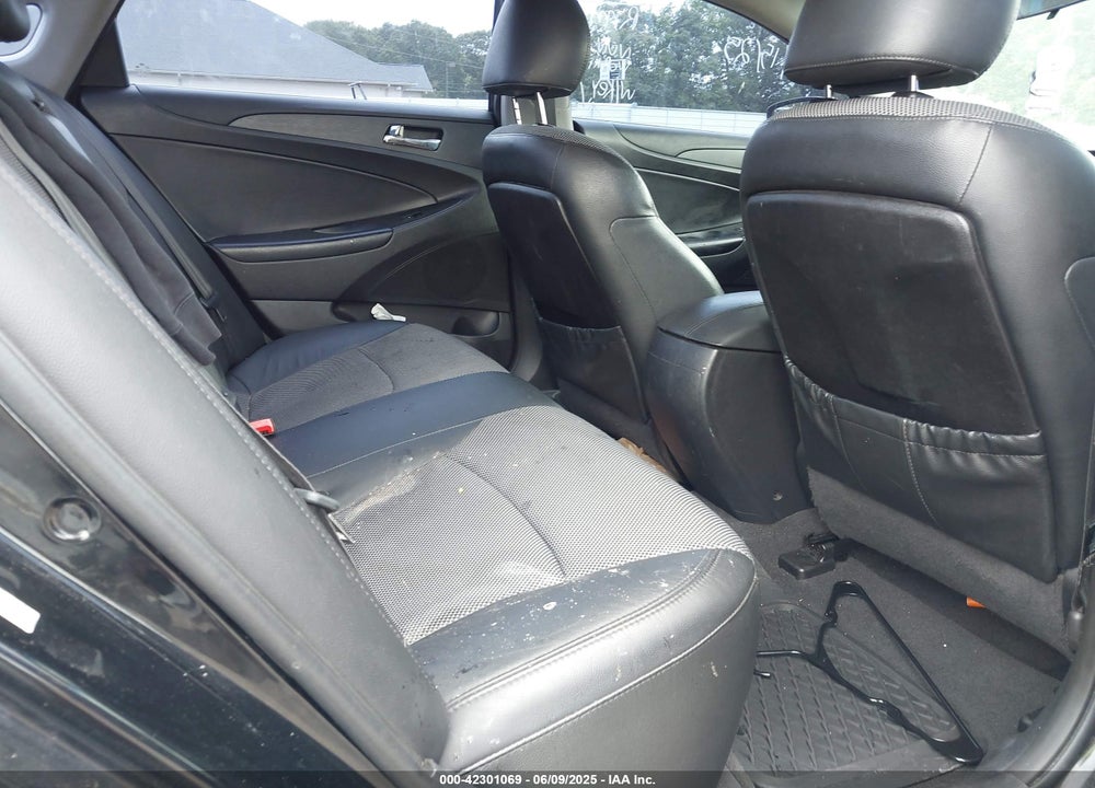 2011 HYUNDAI SONATA VIN: 5NPEC4AC7BH013671