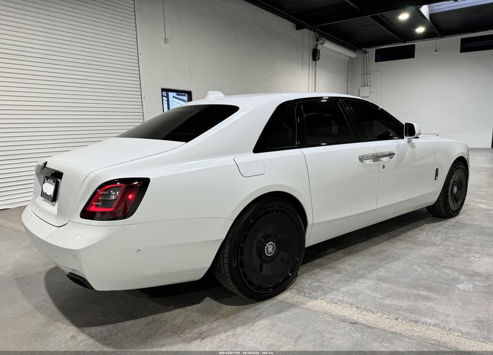 2022 ROLLS-ROYCE GHOST BLACK BADGE VIN: SCATD6C09NU209759