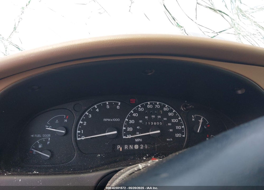 2000 FORD EXPLORER XLT VIN: 1FMDU73E8YZB25725