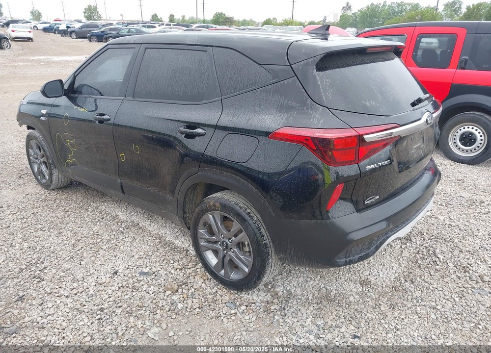 2021 KIA SELTOS VIN: KNDEPCAA2M7128070