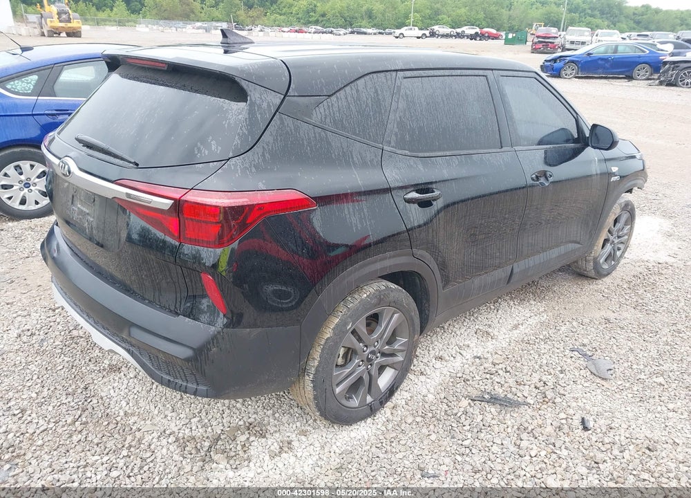 2021 KIA SELTOS VIN: KNDEPCAA2M7128070