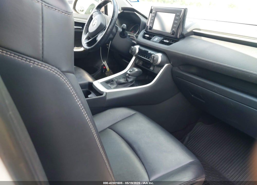 2019 TOYOTA RAV4 VIN: JTMA1RFV8KD507846