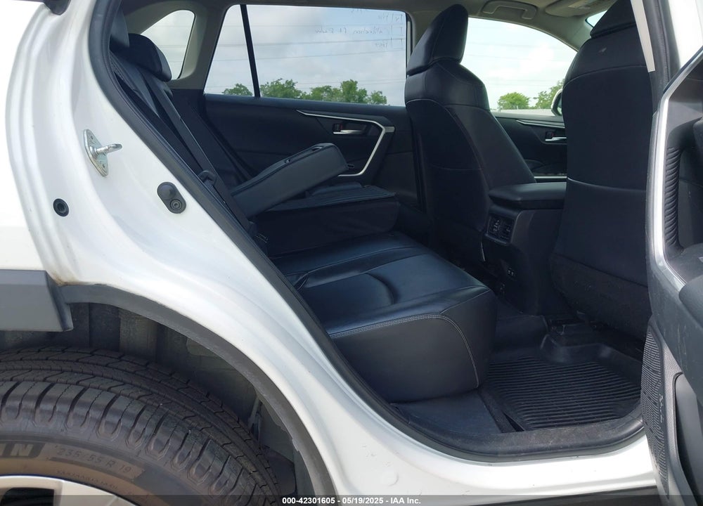2019 TOYOTA RAV4 VIN: JTMA1RFV8KD507846