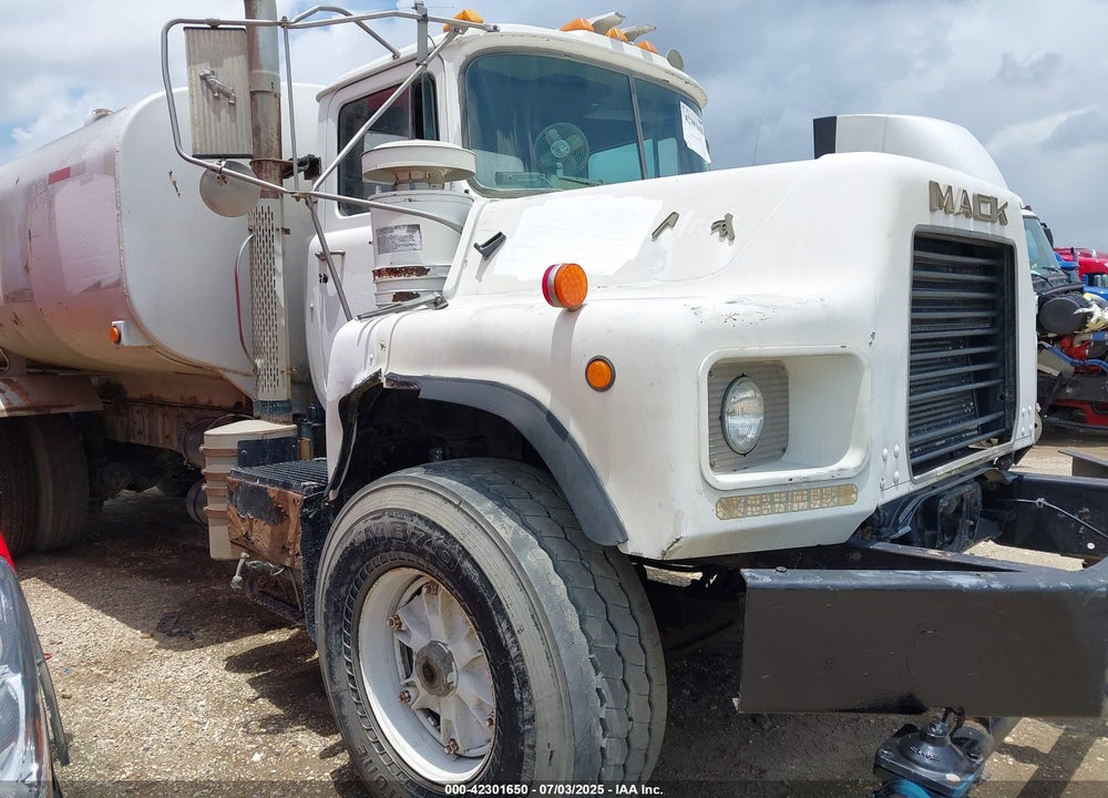 1991 MACK 600 DM600 VIN: 1M2B221C3MM009440
