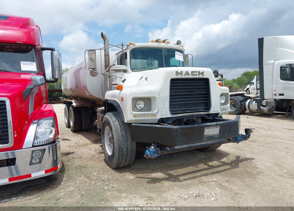 1991 MACK 600 DM600 VIN: 1M2B221C3MM009440