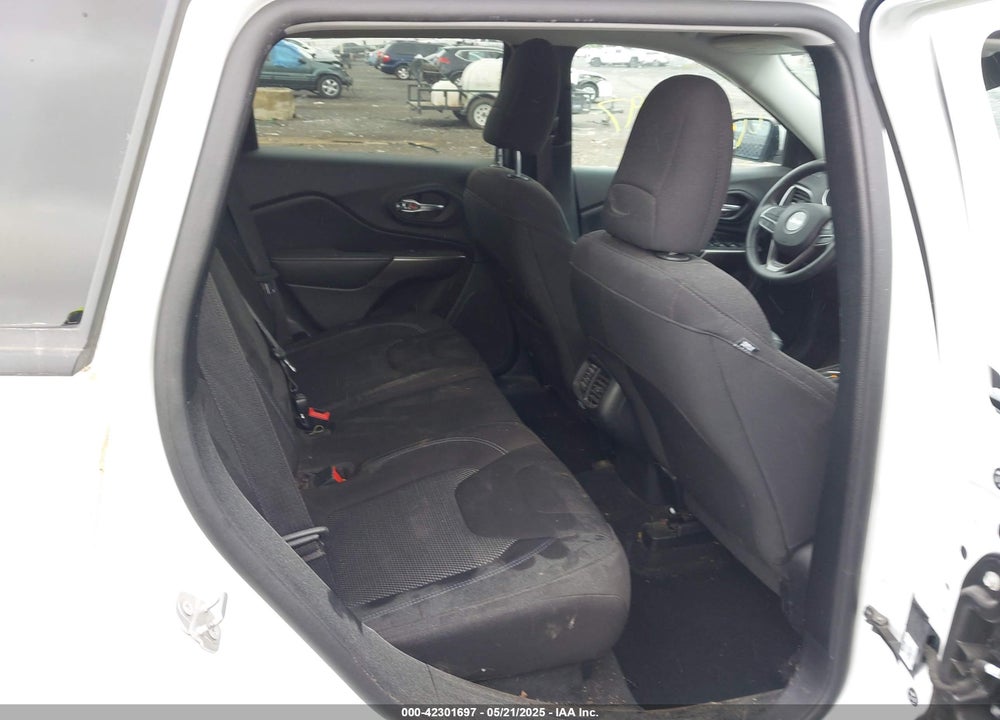 2021 JEEP CHEROKEE LATITUDE FWD VIN: 1C4PJLCB4MD103477