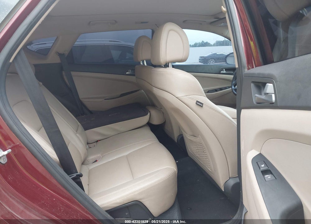 2016 HYUNDAI TUCSON LIMITED VIN: KM8J33A27GU163868