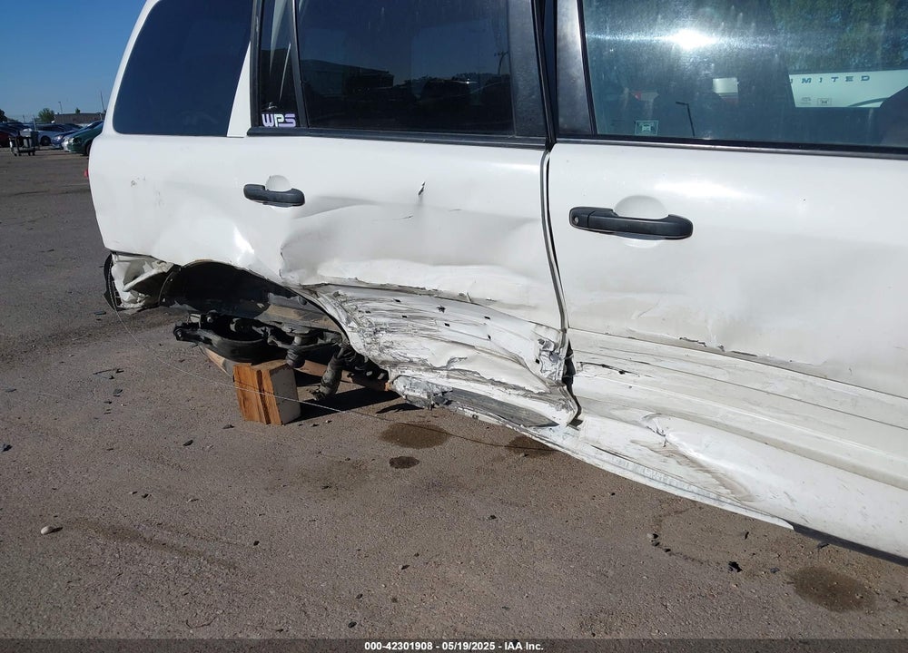 2005 HONDA PILOT EX-L VIN: 2HKYF18625H516547