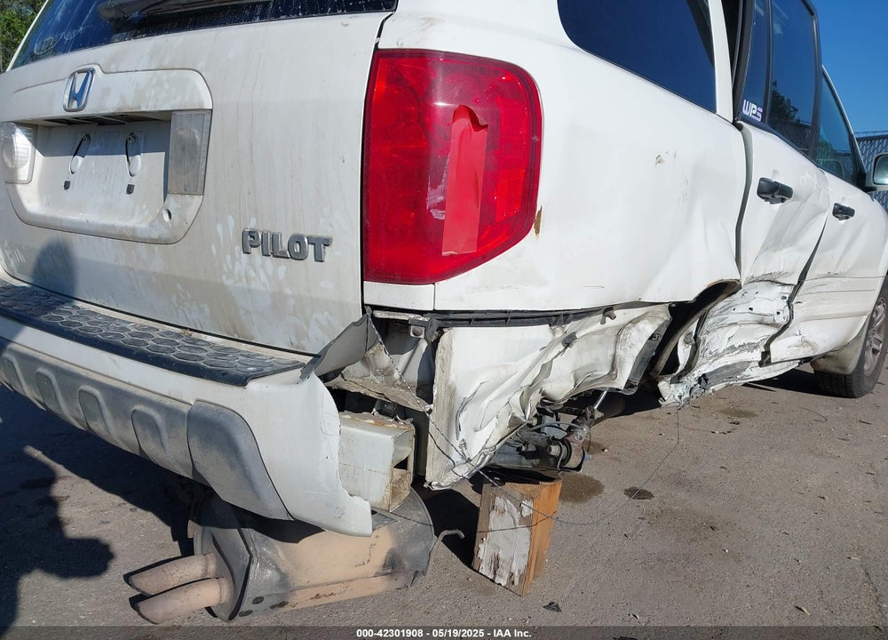 2005 HONDA PILOT EX-L VIN: 2HKYF18625H516547