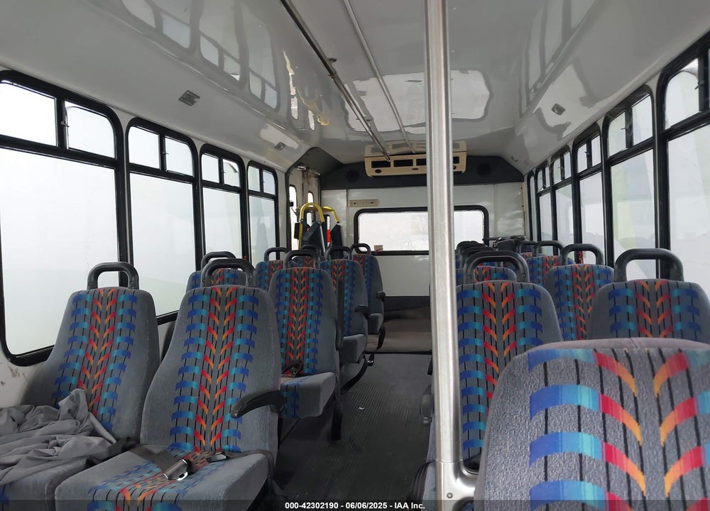 2005 FORD E-450 CUTAWAY STANDARD VIN: 1FDXE45S05HA32470