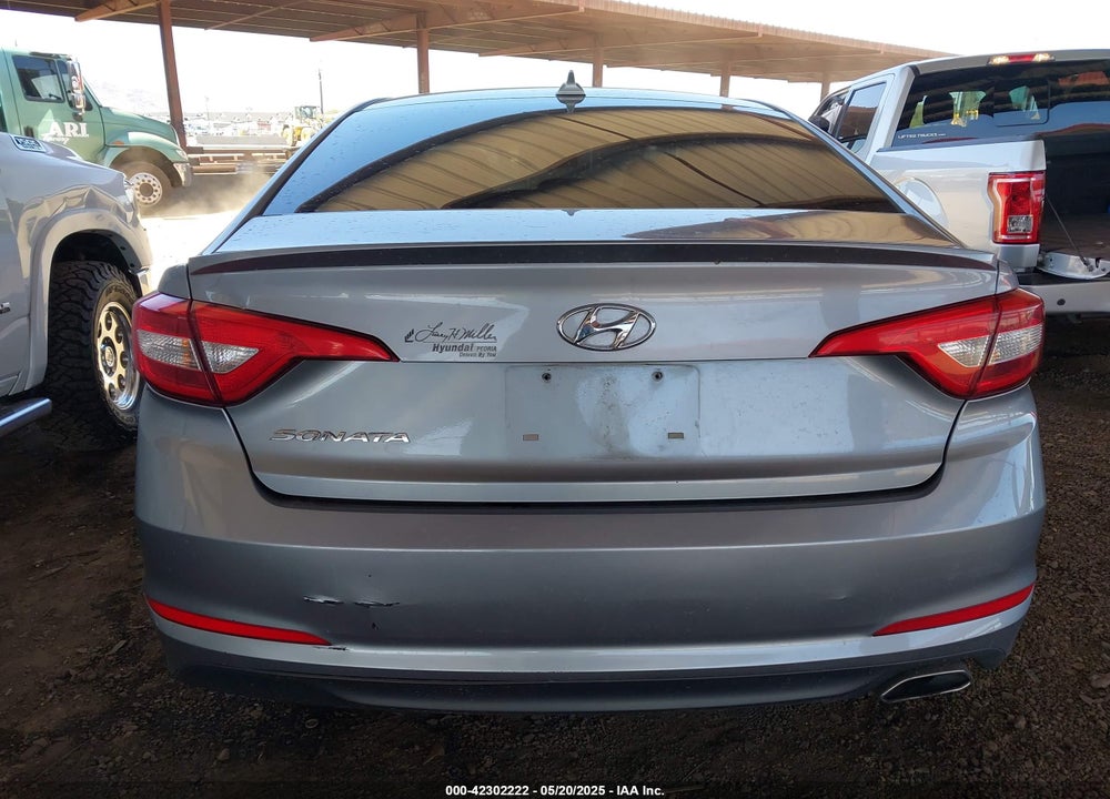 2015 HYUNDAI SONATA VIN: 5NPE24AF9FH205600