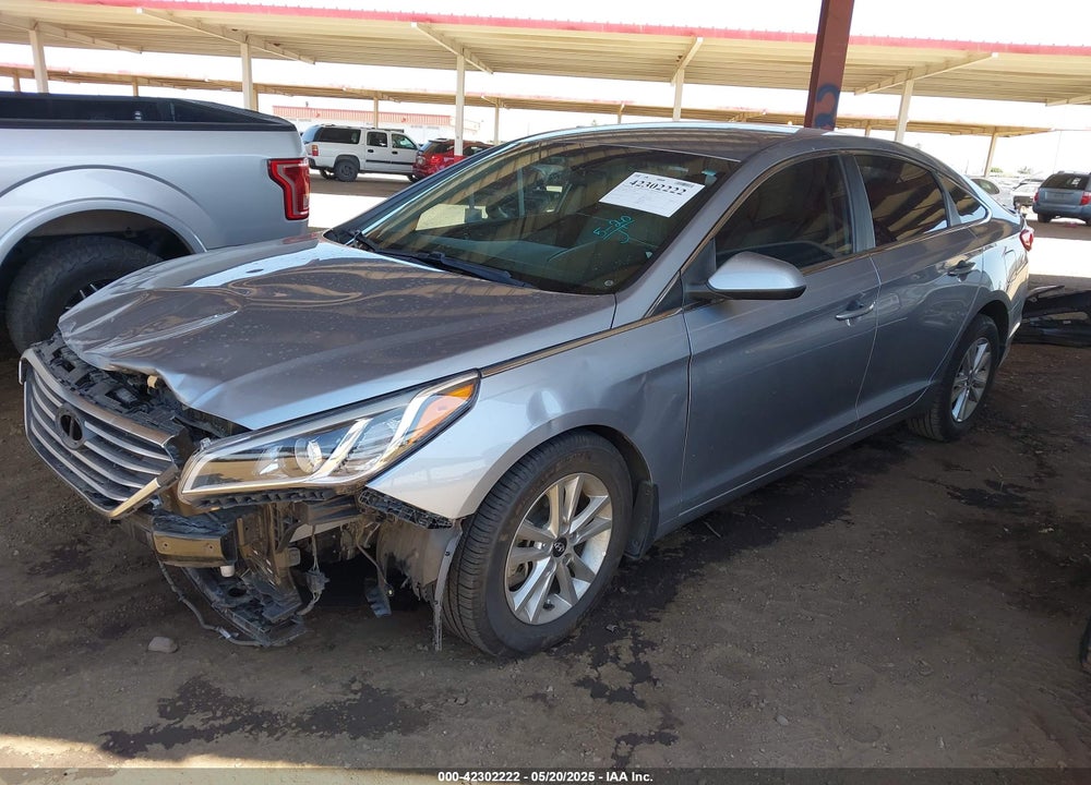 2015 HYUNDAI SONATA VIN: 5NPE24AF9FH205600