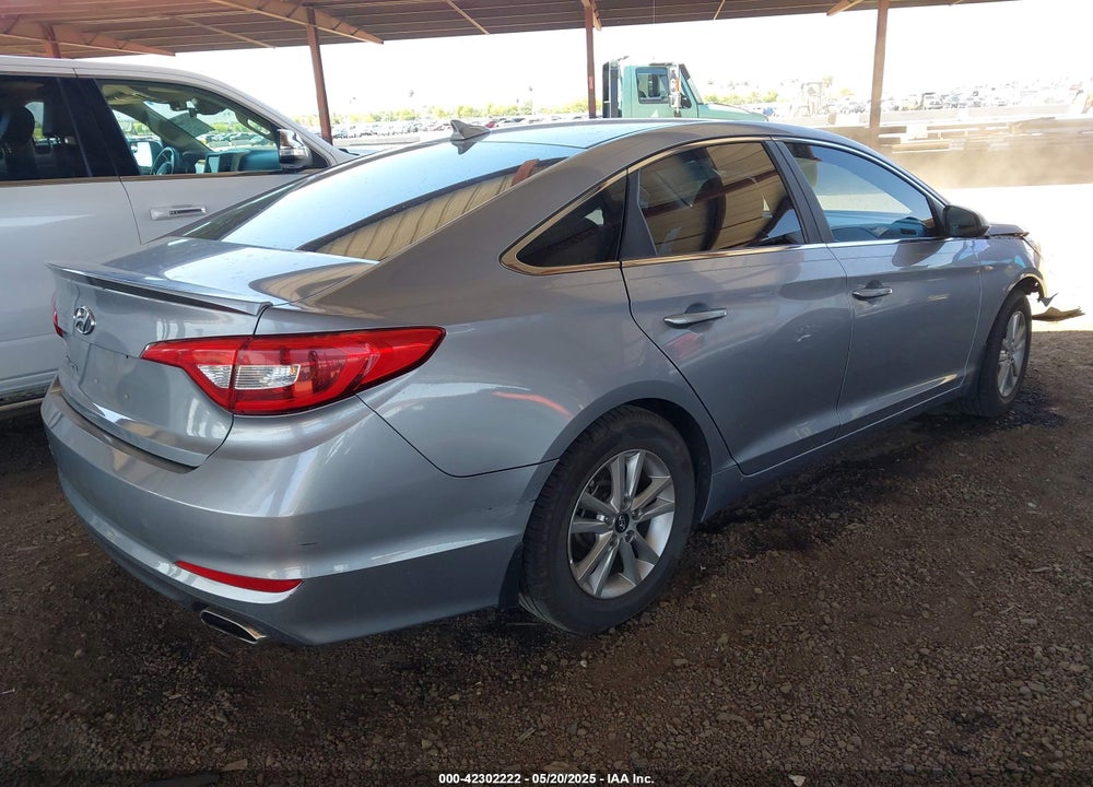 2015 HYUNDAI SONATA VIN: 5NPE24AF9FH205600